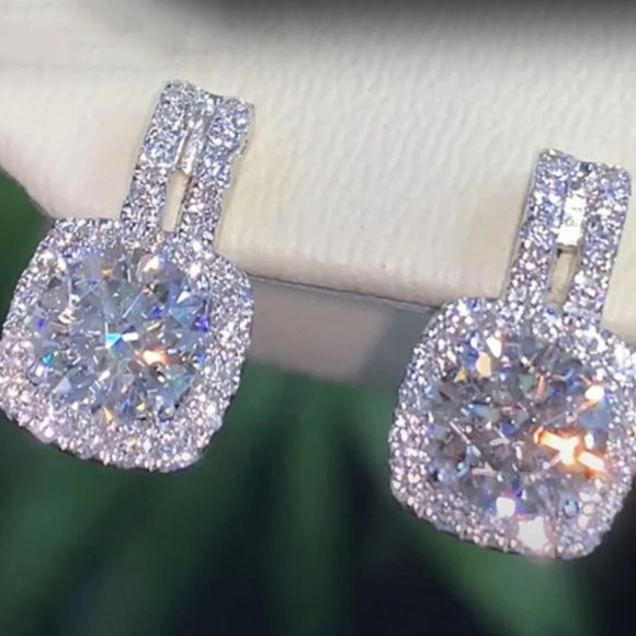 Sparkling AAA White Cubic Zirconia Statement Jewelry for a Hot Sale Fashion Look - Picture 4 of 4